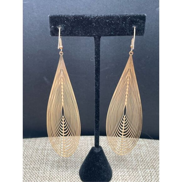 Elegant Gold Teardrop Earrings - Picture 1 of 7